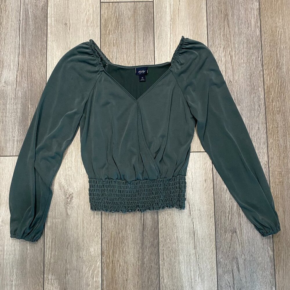 Women's Daytrip elastic waist top size medium